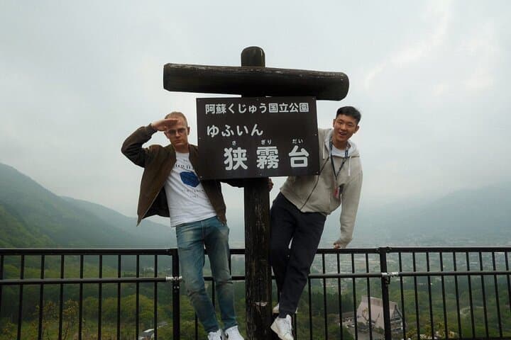 Beppu to Yufuin Private Scenic Tour: Ropeway, Lake Kinrin & Hot Springs photo 5