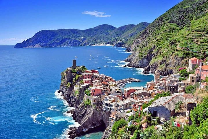 Cinque Terre in a Day from Florence: Private Train, Boat & Village Walk