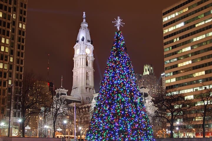 Philadelphia Holiday Lights Trolley Tour — Evening City Sightseeing by Trolley photo 3