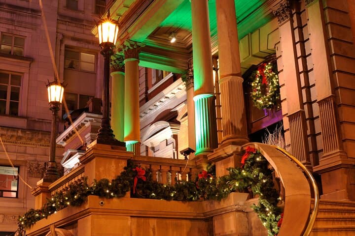 Philadelphia Holiday Lights Trolley Tour — Evening City Sightseeing by Trolley photo 4