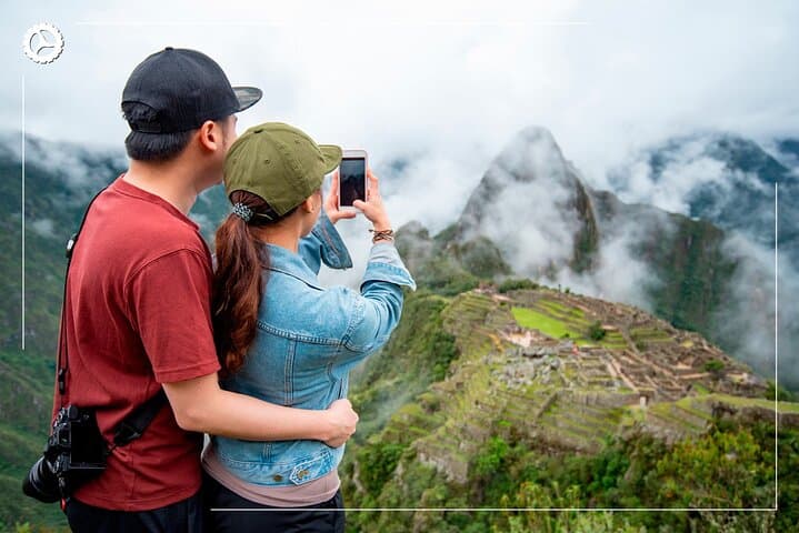 Machu Picchu in Two Days: Hydroelectric Bus & Aguas Calientes Overnight