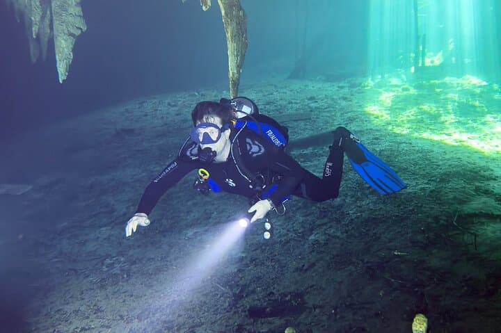 Cenote Dreamgate Guided Scuba Diving: Explore Sac Actun's Cavern Passages photo 4