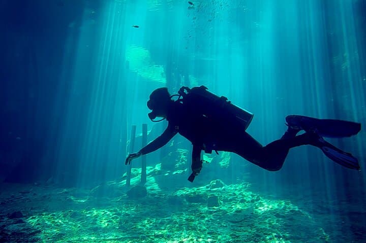 Cenote Dreamgate Guided Scuba Diving: Explore Sac Actun's Cavern Passages photo 5