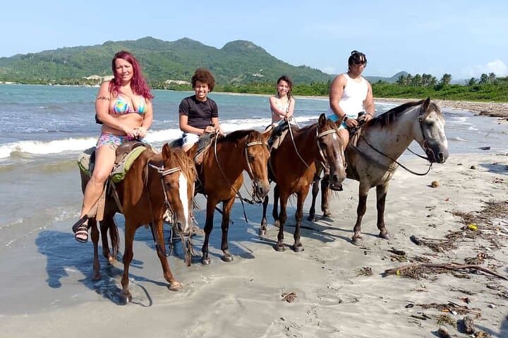 Maimon Bay Horseback Ride: 3-Hour Coastal Trail in Puerto Plata