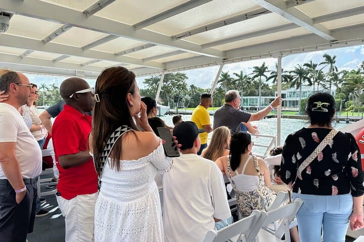 Miami New Year's Eve Nightclub Boat Party on Biscayne Bay — Fireworks Cruise photo 3