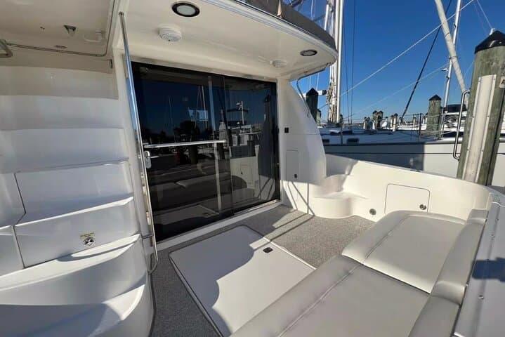 Private Luxury Yacht Cruise in Biscayne Bay & Miami Beach photo 3