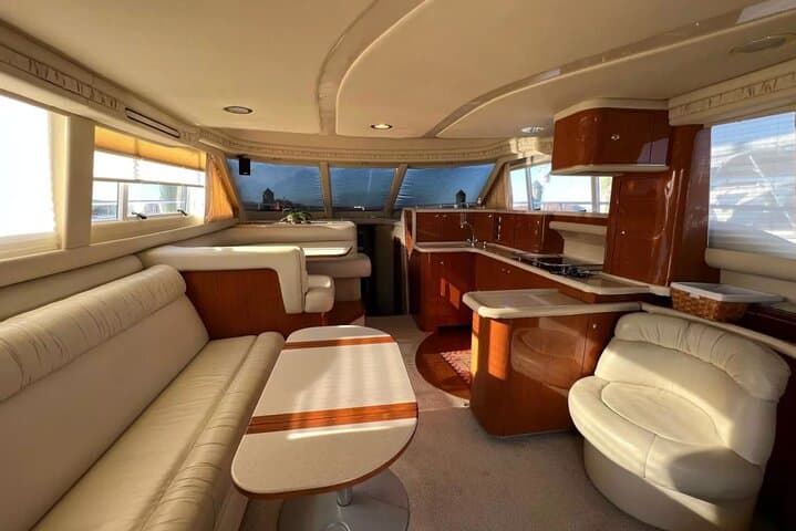 Private Luxury Yacht Cruise in Biscayne Bay & Miami Beach photo 4