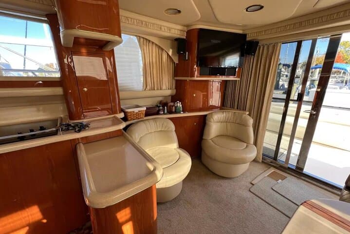 Private Luxury Yacht Cruise in Biscayne Bay & Miami Beach photo 5