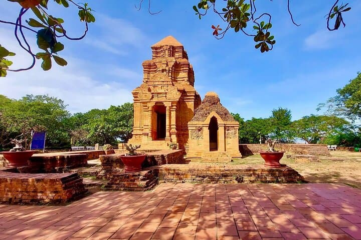Phan Thiet Highlights: Ta Cu Mountain, Lying Buddha & Dragon Fruit Farm Day Trip photo 4