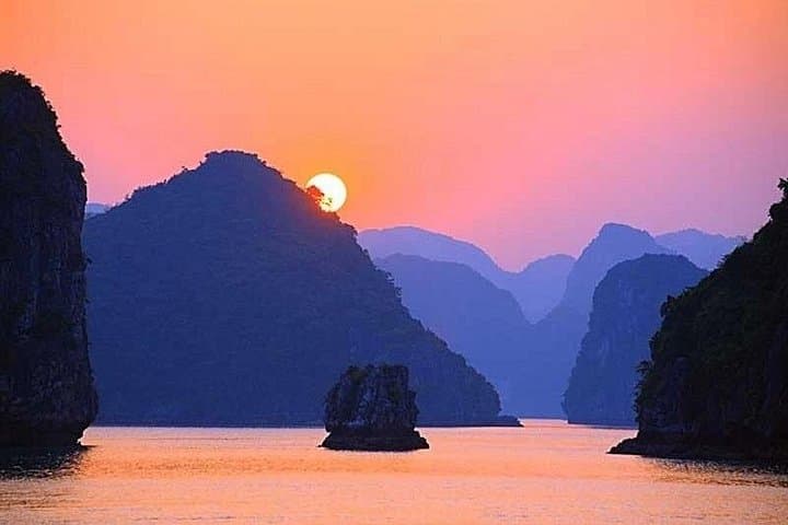 Sunset Cruise and Kayak in Lan Ha Bay aboard Daiichi Cruise photo 3