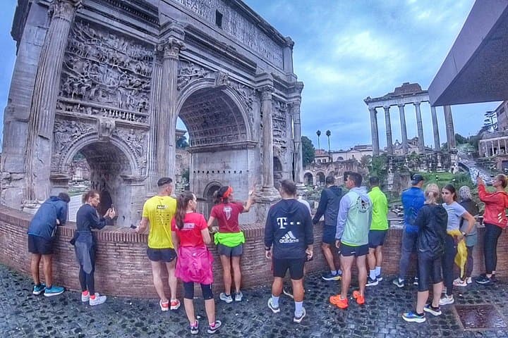 Rome Morning Running Tour: Colosseum, Trevi & Roman Forum