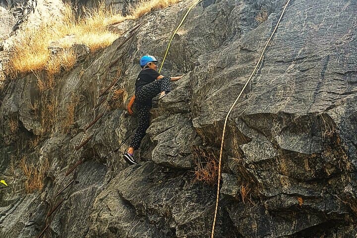 Climb & Fly Madikeri: 100‑ft Rock Climb and 600‑ft Zipline Over Coorg Hills photo 3