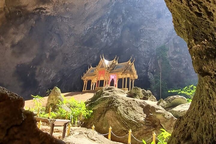 Hua Hin to Khao Sam Roi Yot: Phraya Nakhon Cave & Laem Sa La Beach Guided Day Trip