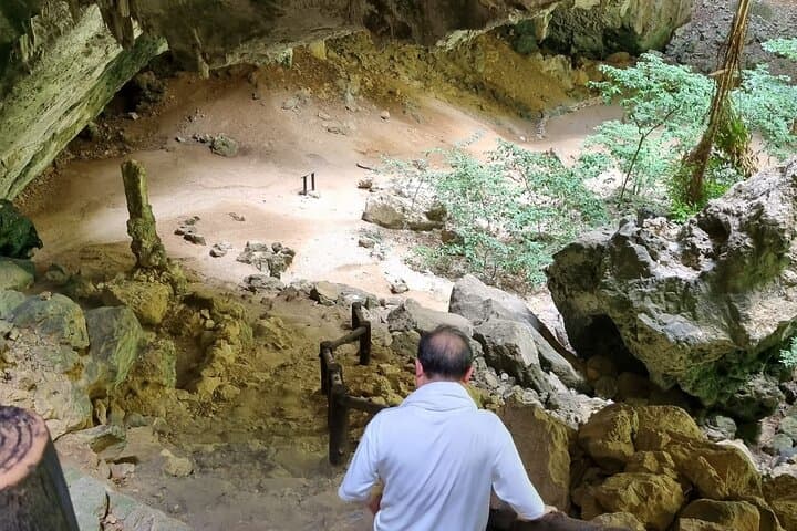 Hua Hin to Khao Sam Roi Yot: Phraya Nakhon Cave & Laem Sa La Beach Guided Day Trip photo 4