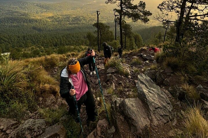 Sunrise Hike to Pico del Águila — Las Alturas Dawn Trek Near Mexico City photo 4