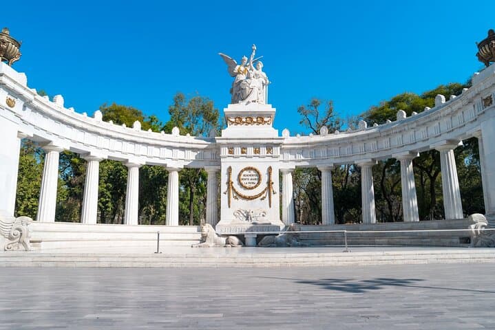 Moonlit Stroll Through Mexico City's Historic Heart: A Romantic Private Walking Tour photo 5