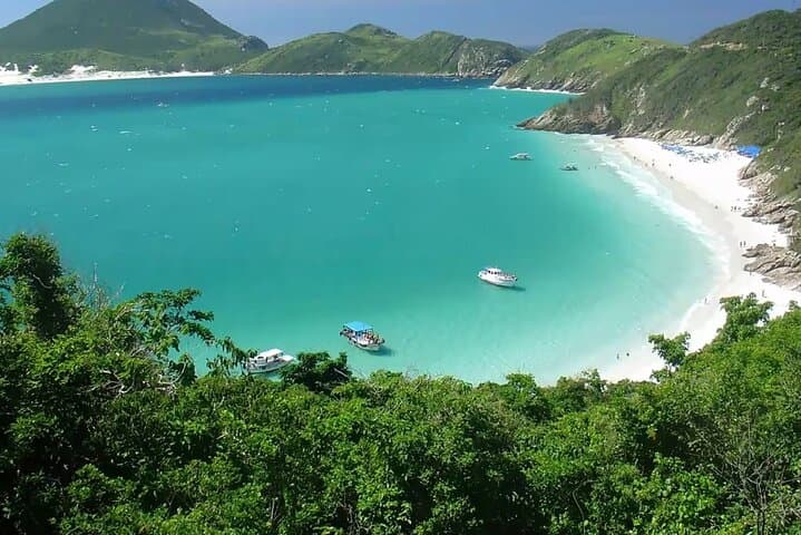 Arraial do Cabo Complete Boat Tour to Ilha do Farol, Prainhas do Atalaia & Gruta Azul
