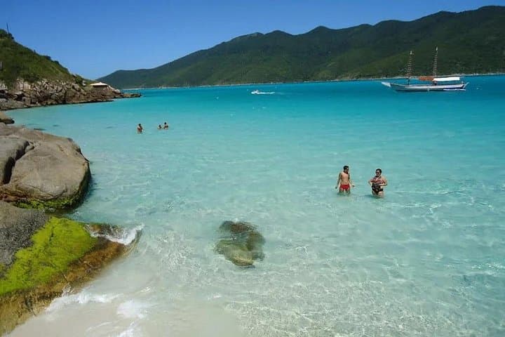 Arraial do Cabo Boat Tour: Ilha do Farol, Gruta Azul & Prainhas do Atalaia photo 4