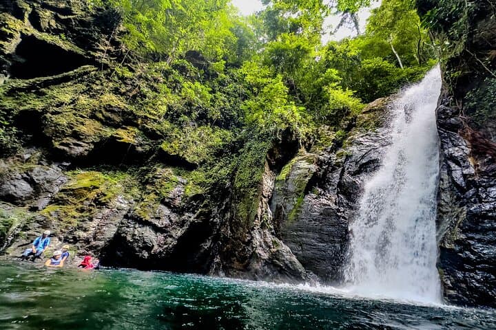 Belize Waterfall Rappelling: 5-Falls Adventure & 100-ft Drop at Dreaming Giant photo 5