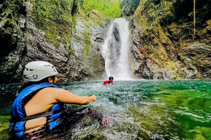 Belize Waterfall Rappelling: 5-Falls Adventure & 100-ft Drop at Dreaming Giant