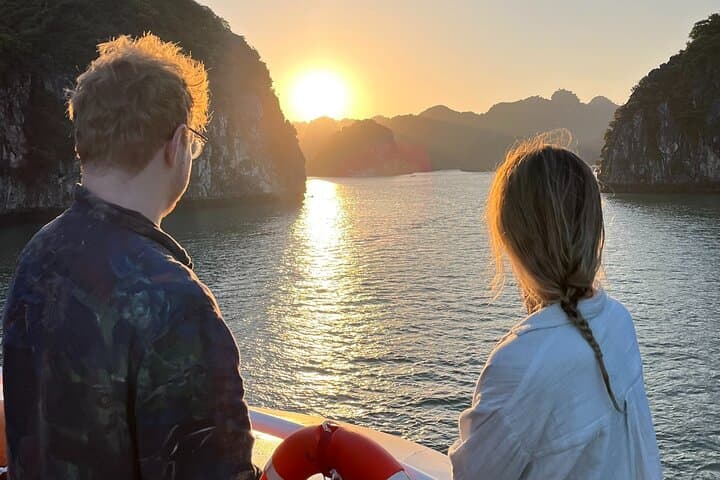 Lan Ha Bay 2-Day Overnight Cruise: Kayak, Beaches & Private Cabin photo 2