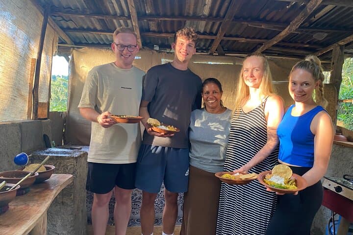 Hands-On Sri Lankan Cooking Class in Ella's Hill Country