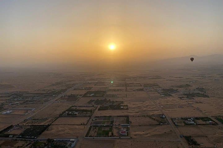 Sunrise Private Hot Air Balloon Over Dubai Desert — 4000ft Wildlife Flight photo 2