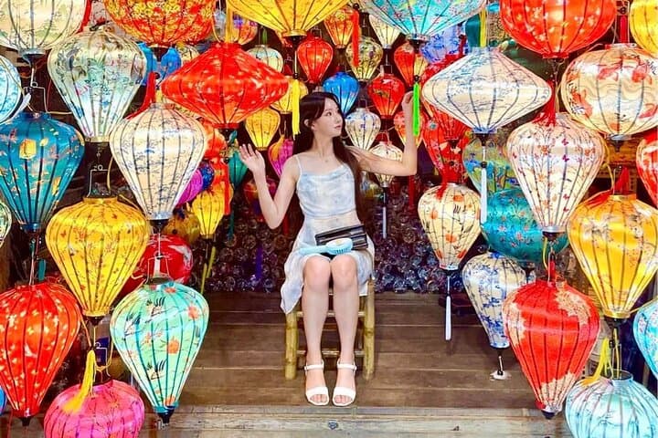 Hoi An Night Boat Ride and Lantern Release: Private Evening on the Hoai River photo 2