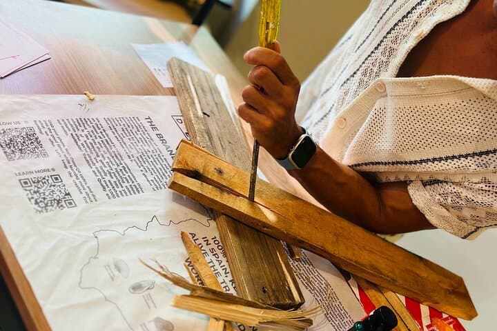 make-caribbean-driftwood-signs-in-old-san-juan-hands-on-workshop photo 5