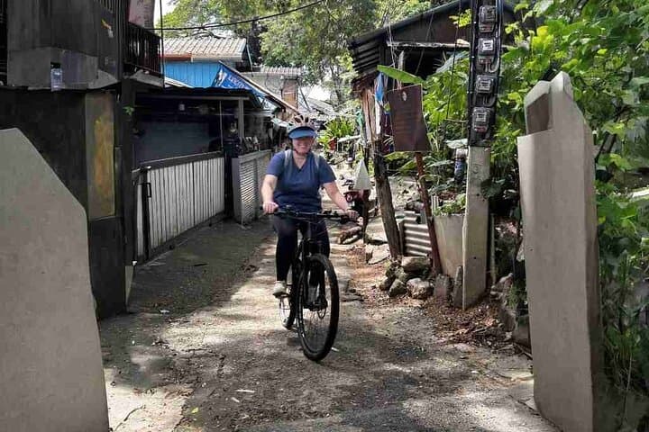 Off-the-Beaten-Path Chiang Mai: A 3-Hour Local Bike and Street-Food Route photo 4