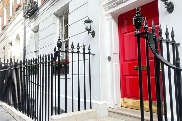 Walk in Dickens' Footsteps: Victorian London Literary Walking Tour