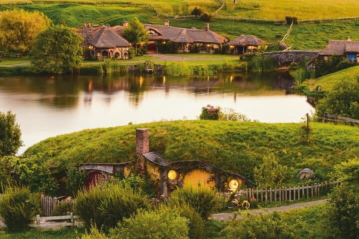 Private Full-Day Luxury Tour from Auckland — Customisable Scenic Drives & Cultural Stops photo 3