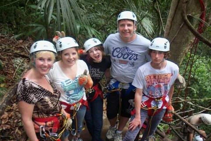Private Roatán Tour: West Bay Beaches, Rum & Chocolate with a Local Guide photo 4