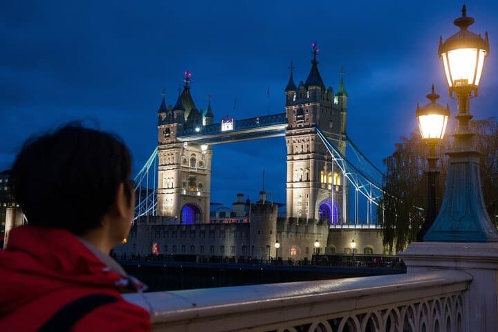 Dusk Walk: Private Lights and Sights Tour — 30+ London Landmarks photo 2
