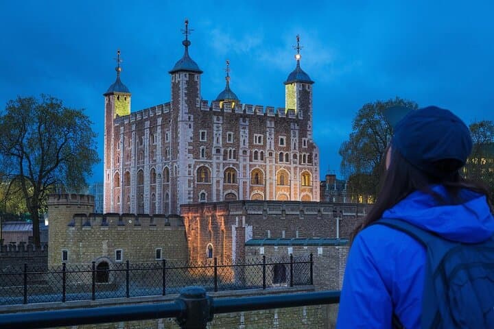 Dusk Walk: Private Lights and Sights Tour — 30+ London Landmarks photo 6