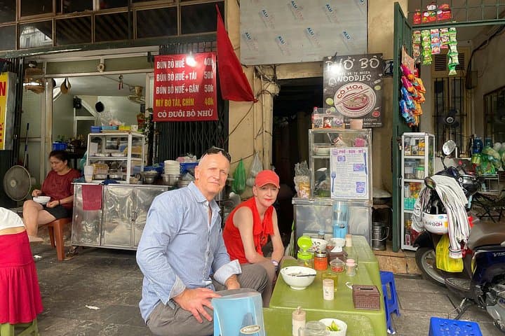 Hanoi Old Quarter Street Food Tour & Train Street Experience photo 3