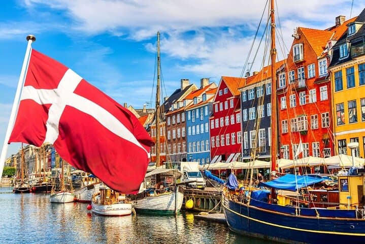Private Copenhagen City Tour & Rosenborg Castle — 4‑Hour Historic Highlights photo 2
