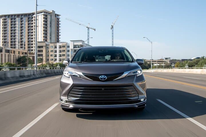 Nashville Airport to Downtown Private Minivan Transfer — Fast, Reliable Ride photo 4