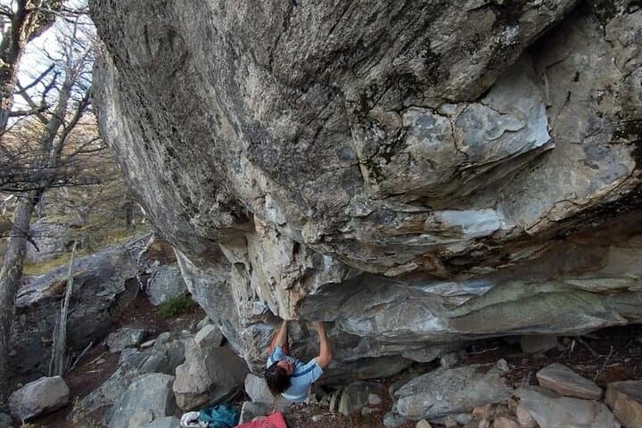 El Chaltén Bouldering Day with Expert Guide — Fitz Roy Granite Boulders