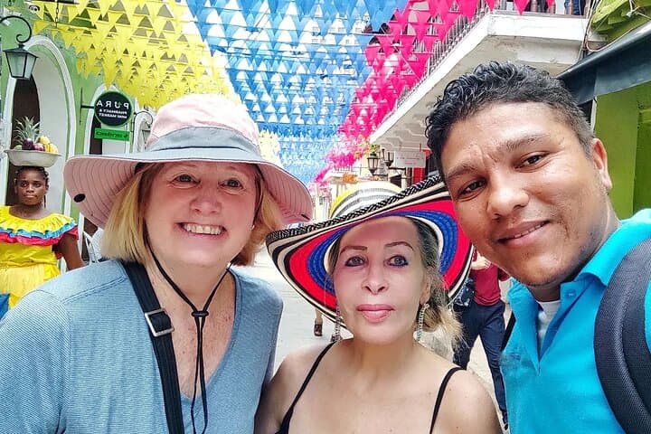 Private Walled City Walking Tour in Cartagena — Historic Highlights & Practical Guide photo 4