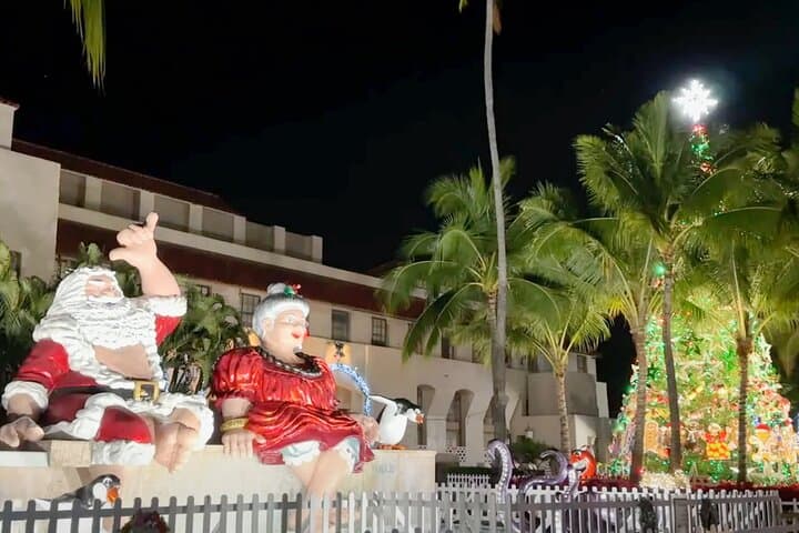 Hawaii Christmas Trolley: Waikiki to Honolulu City Lights Tour photo 1