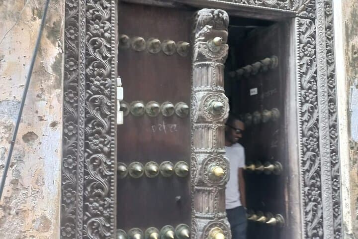 Stone Town Historical Walking Tour and Swahili Lunch in Zanzibar photo 2