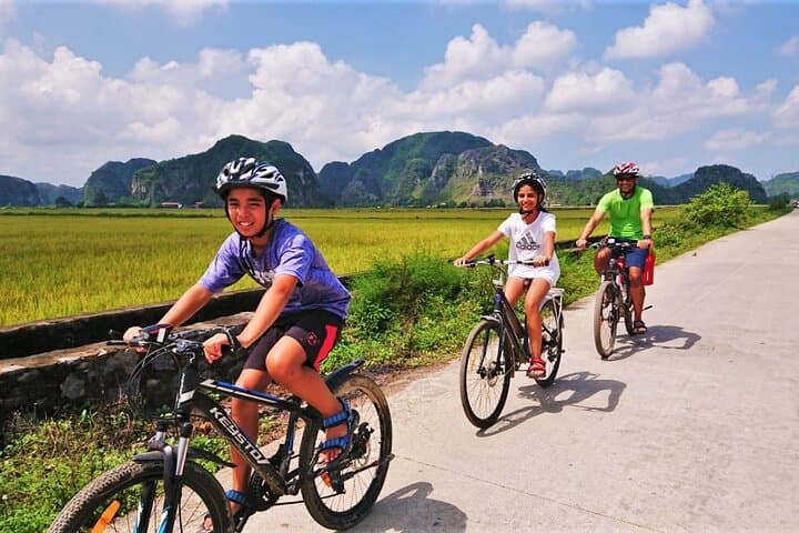 Ninh Binh Day Trip: Trang An, Mua Cave & Hoa Lu — Full-Day VIP Experience photo 4