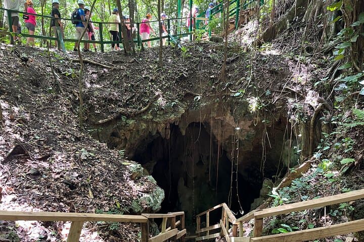 Full-Day Cueva Ventana to Coastal Hike and Beach — Puerto Rico Adventure photo 2