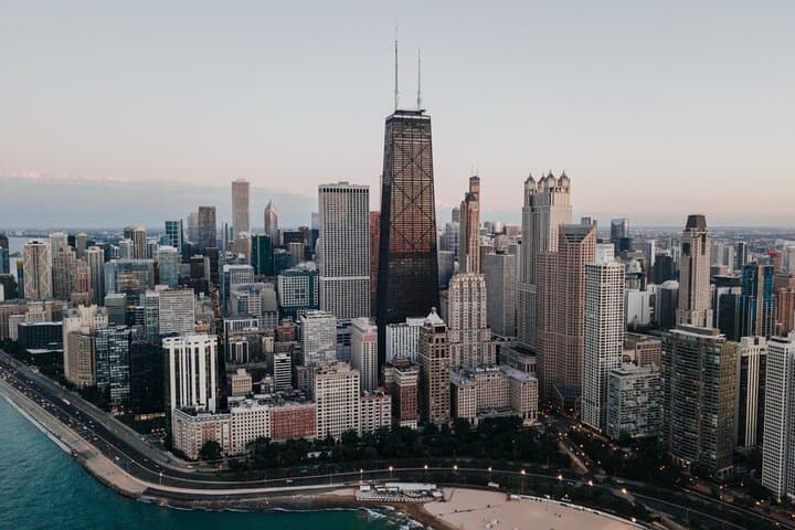 10-Hour Private Chicago Chartered City Tour: Customizable Drive-Through Highlights