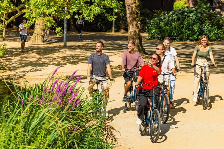 Amsterdam Highlights Bike Tour: 2.5-Hour Guided Ride Through Canals & Culture photo 3
