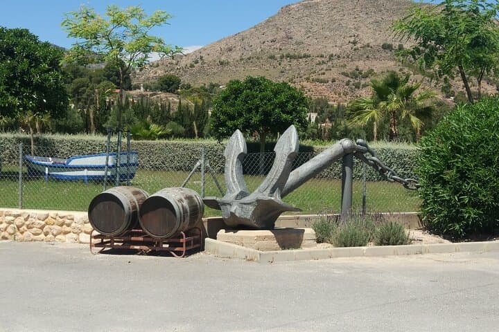 Historic Winery Guided Tour & 3-Wine Tasting near Alicante photo 5