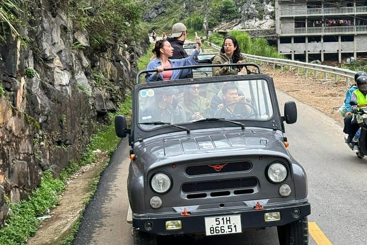 Ha Giang Open-Air Army Jeep: 4-Day Ma Pi Leng Loop & Ethnic Villages photo 5