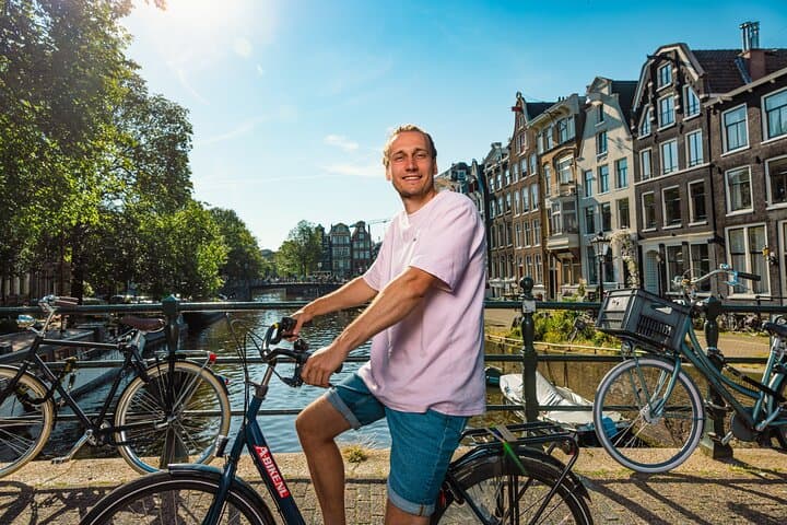 Explore Amsterdam by Bike: Self-Guided Rentals & Local Insider Tips photo 3