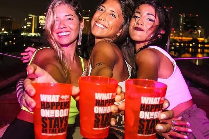 Night Cruise Party at Marina da Glória — Rio's Weekly Boat Club Experience photo 2